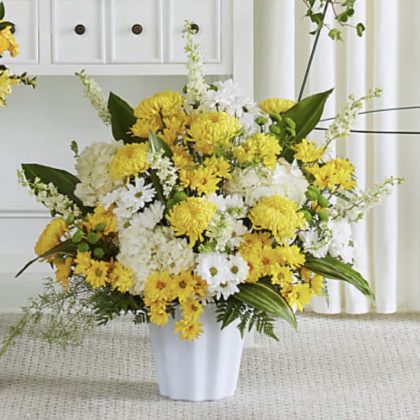 Mache in Yellow